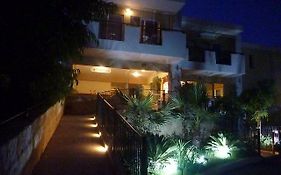 Bella Casita Family Apts